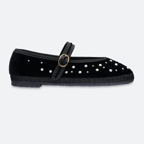 black-pearl mary jane shoe-side view